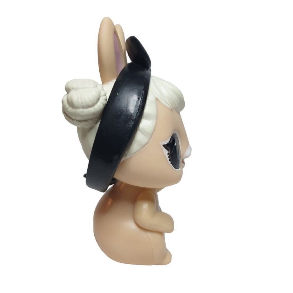 LOL Surprise Pets Cottontail Q.T. Bunny Wave 1 Eye Spy Pets Mini Figure Playset - Picture 3 of 6